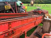 JOHN DEERE 2140 4WD TRACTOR - 42