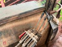 JOHN DEERE 2140 4WD TRACTOR - 82