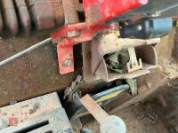 JOHN DEERE 2140 4WD TRACTOR - 88