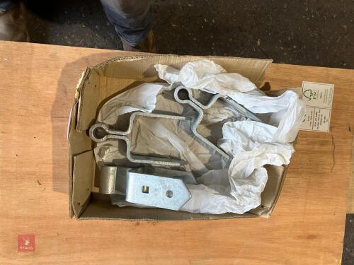 3 GATE HANGING BRACKETS