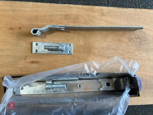 18'' CRANKED HOOK & BAND HANGER