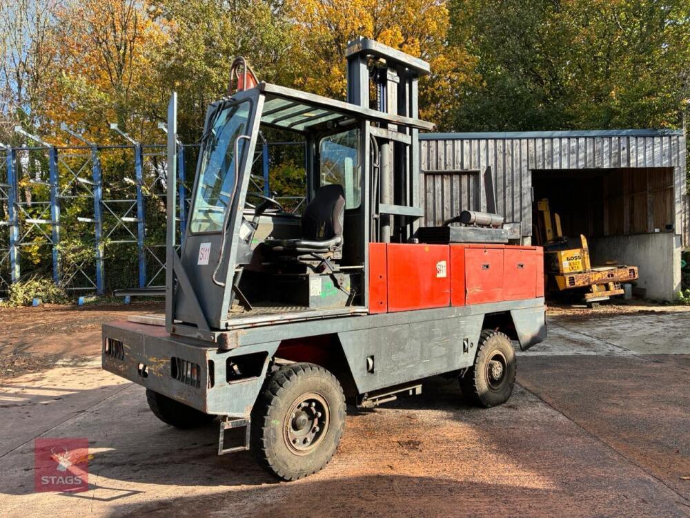 2005 BOSS 556 SIDE LOADING FORKLIFT