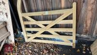 TANALISED 5' 8'' GUN STOCK GATE - 12