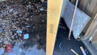 3' 11'' BOARDED ENTRANCE - 10