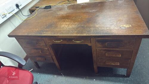 VINTAGE WOODEN DESK