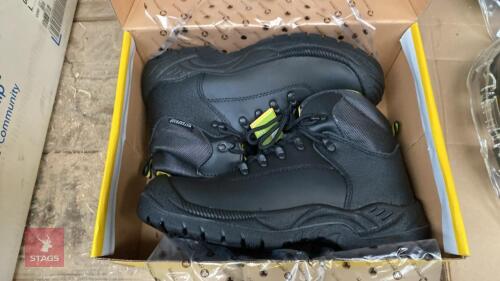 AMBLERS BLACK SAFTEY BOOTS SIZE 8