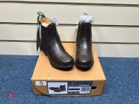 MORETTA LUCILLA BOOTS - 6