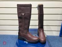 ARIAT WINDERMERE 11 H20 BOOTS - 5