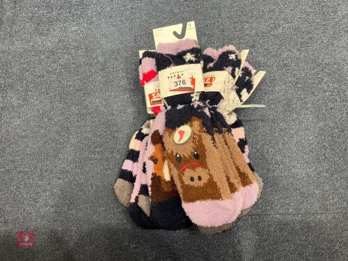 10 PAIRS OF WILDFEET LADIES SOCKS