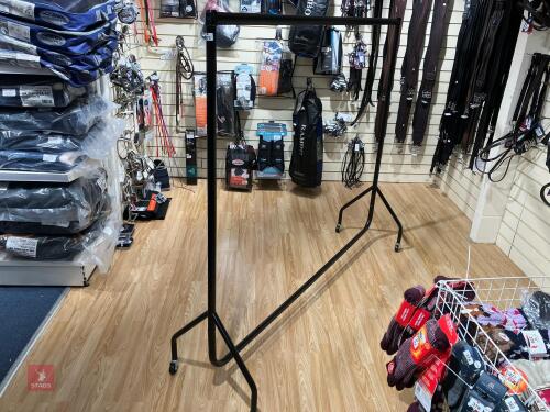 6 MIXED CLOTHES RAILS