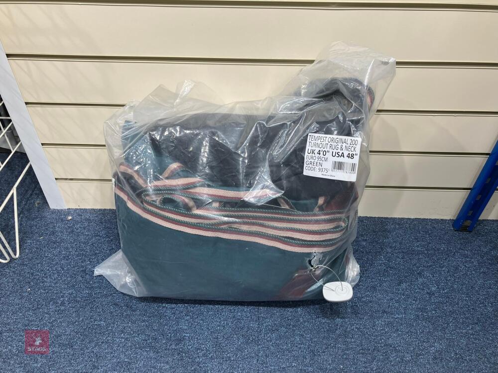 TEMPEST ORIGINAL 200 TURNOUT RUG & NECK