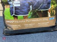 AMIGO INSULATOR + MEDIUM 200G STABLE RUG - 2