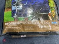 AMIGO INSULATOR + MEDIUM 200G STABLE RUG - 3