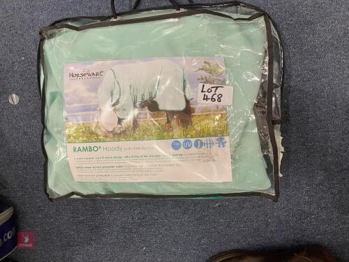 HORSEWARE RAMBO HOODIE CW FLY MASK