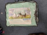 HORSEWARE RAMBO HOODIE CW FLY MASK