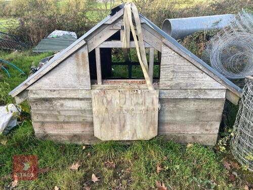 CHICKEN HUTCH