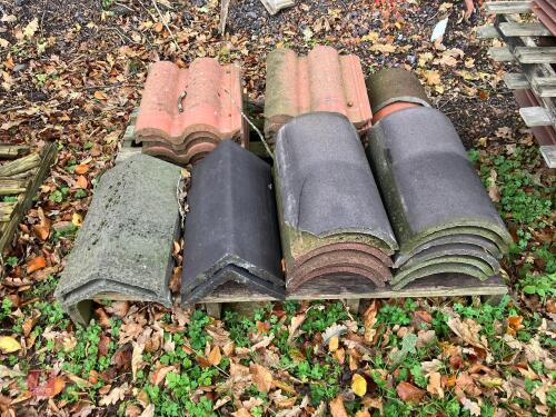 PALLET OF MIXED RIDGE AND ROOF TILES