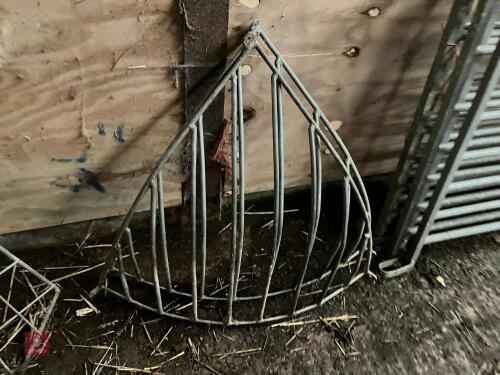 2 METAL CORNER HAY RACKS