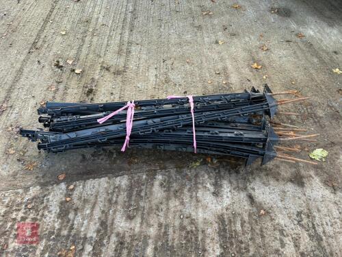 25 BLACK ELECTRIC FENCING STAKES (RED)