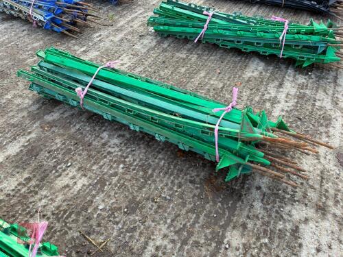 25 GREEN ELECTRIC FENCING STAKES