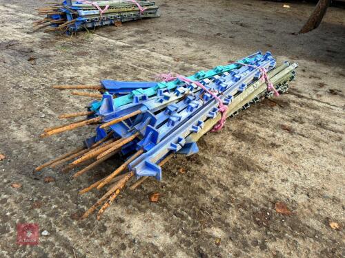 25 BLUE ELECTRIC FENCING STAKES (2)