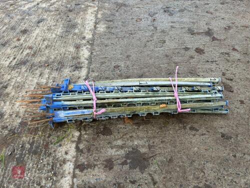 25 BLUE ELECTRIC FENCING STAKES (1)
