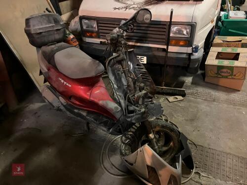 2000 SKIPPER MOPED S/R (163)