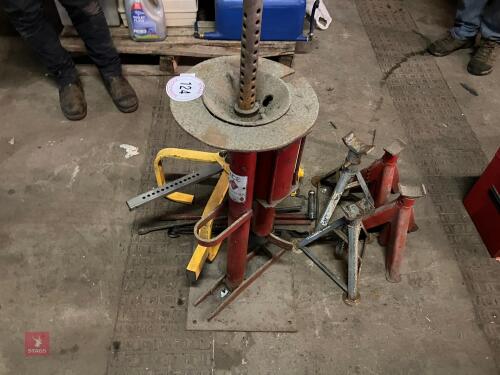 AXLE STANDS, TYRE CHANGER AND LOCK (124)