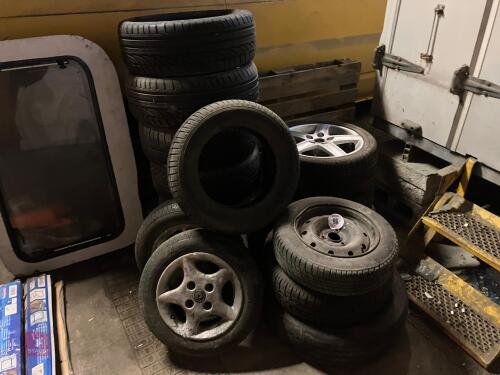 15 MIXED TYRES AND WHEELS (98)