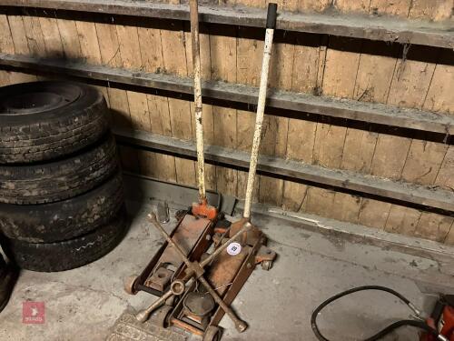 2 TROLLEY JACKS (S/R) (89)