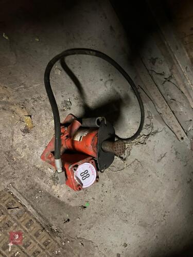 HYDRAULIC 12T AIR JACK (88)
