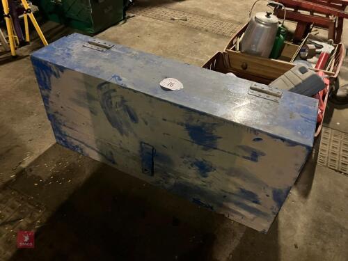 LOCKABLE STORAGE/VAN SAFE (76)