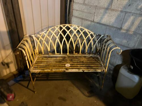 WIRE FRAME BENCH (56)