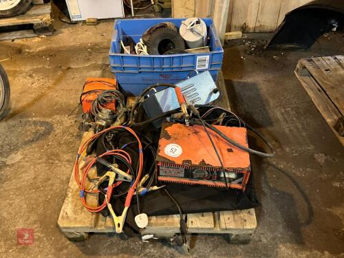 PALLET OF VEHICLE ACCESSORIES (52)