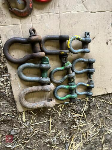 9 'D' SHACKLES