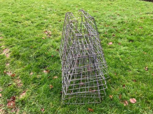 5 WIRE HOOK OVER SHEEP PEN HAY FEEDERS