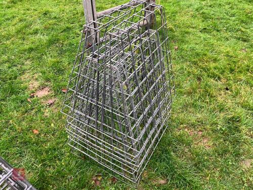 5 WIRE HOOK OVER SHEEP PEN HAY FEEDERS
