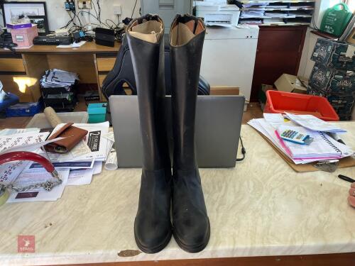 PAIR OF KIN PURNIE RIDING BOOTS