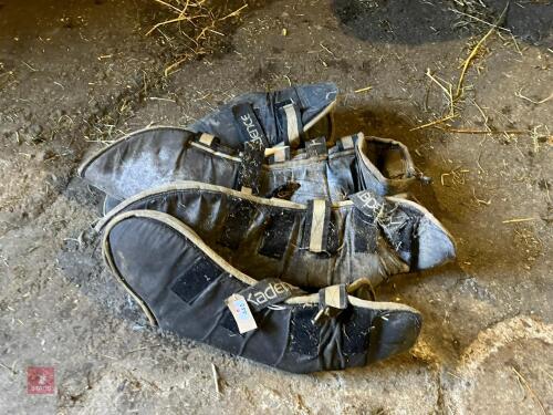SET OF KADENCE TRAVEL BOOTS