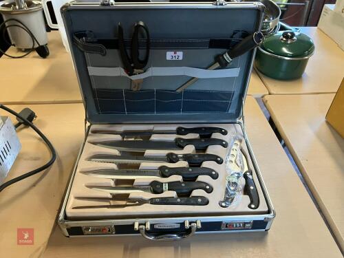 BERGHAUS KNIFE SET IN CASE