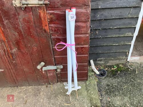 3 PLASTIC LINE MARKERS