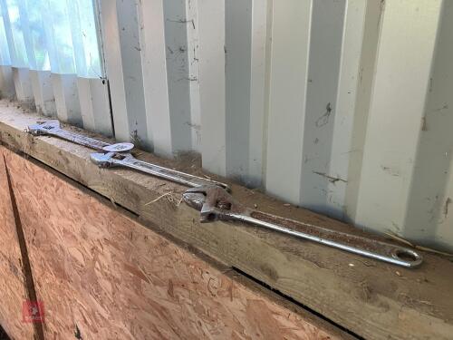3 HEAVY DUTY 375MM ADJUSTABLE SPANNERS
