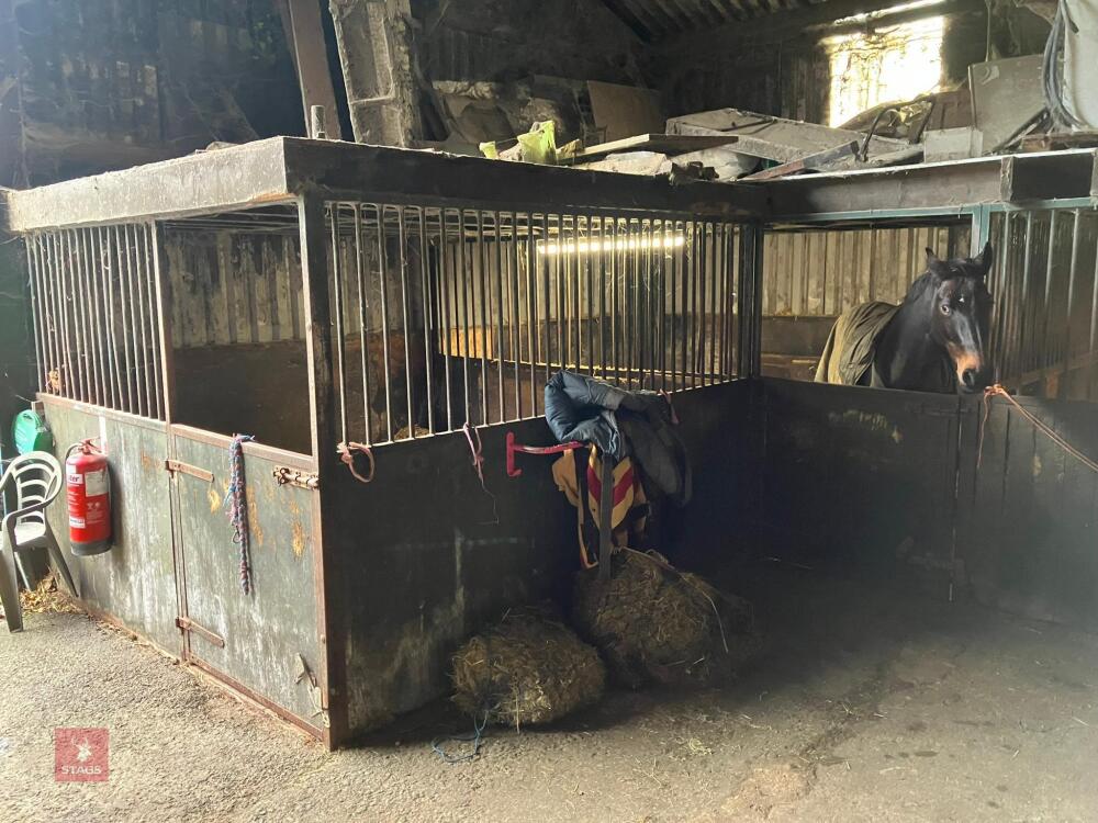 4 SECTIONAL STABLES *CANNOT BE REMOVED UNTIL 25TH JANUARY*