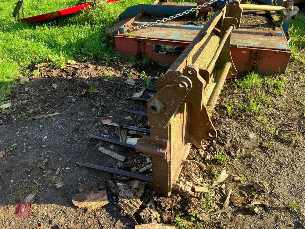 MASSEY FERGUSON 5&rsquo; MUCK FORK