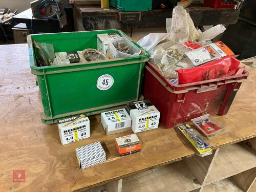 LARGE QTY OF WOODSCREWS AND FIXINGS (45)