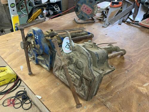 RECORD AND WOODEN BENCH VICES (25)
