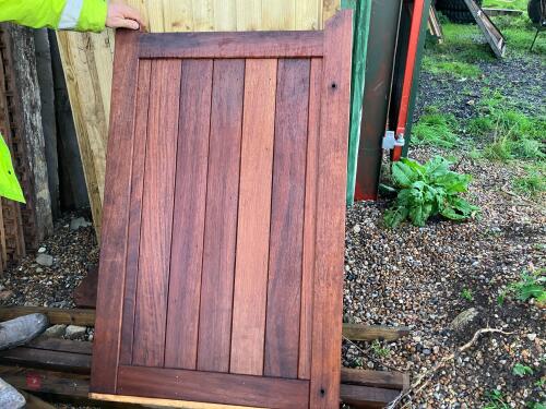 33.73'' X 54'' HARDWOOD GATE (1)