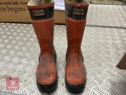 FORESTER 3000 SAFETY CHAINSAW BOOTS