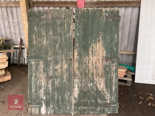 PAIR OF T & G SHED DOORS