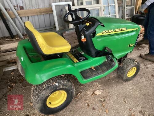 JOHN DEERE LT166 RIDE ON LAWN MOWER (S/R